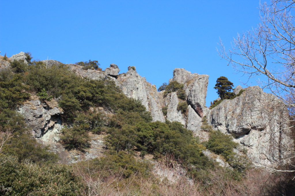 岩の壁